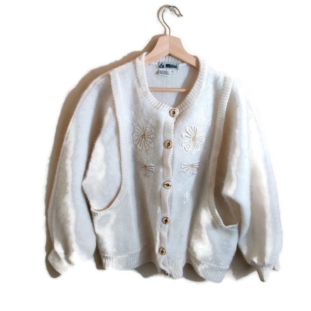 LA MITTINI Korean Cream Floral Patch Long Sleeve Round Neck Button Up Sweater L